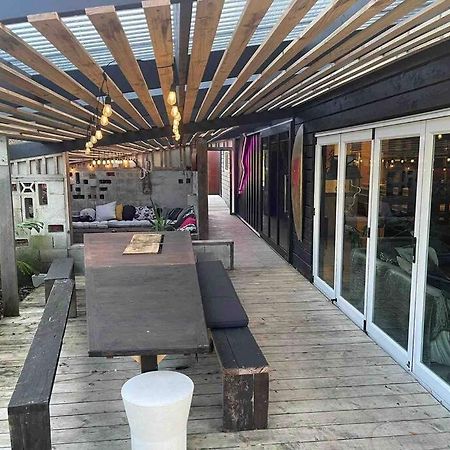 Electric Waihi Beach House - Family & Dog Friendly, Close To Beach, Pool Table, Outdoor Fire Room, Skate Ramp Bowentown Kültér fotó