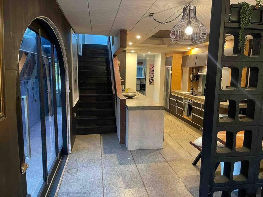 Electric Waihi Beach House - Family & Dog Friendly, Close To Beach, Pool Table, Outdoor Fire Room, Skate Ramp Bowentown Kültér fotó